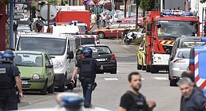 Rua próxima ao local do ataque. Foto: Steve Bonet/Reuters